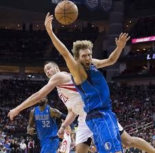 保罗被裁掉后，19年资深快船球迷愤怒脱粉，格里芬点赞